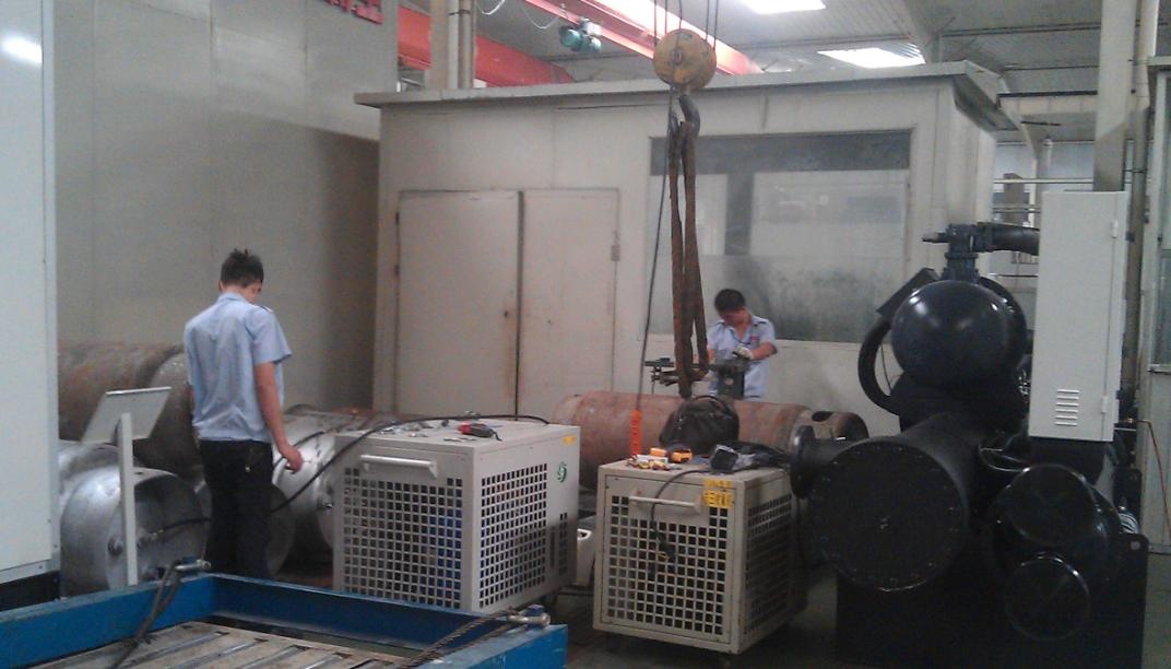 FG-2509和FG-2506在德州贝莱特现场回收大罐残余、返修机组里的冷媒